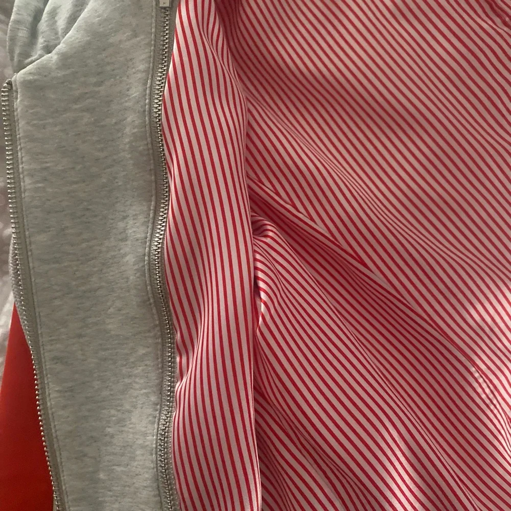 ❤️ NWOT Orange blazer with detachable gray hood - Picture 6 of 6